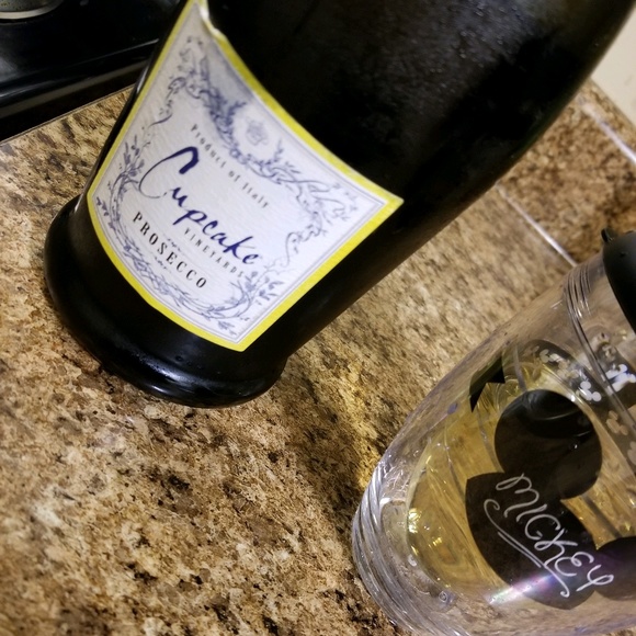 Meet your Posher, Pam - Picture 1 of 1